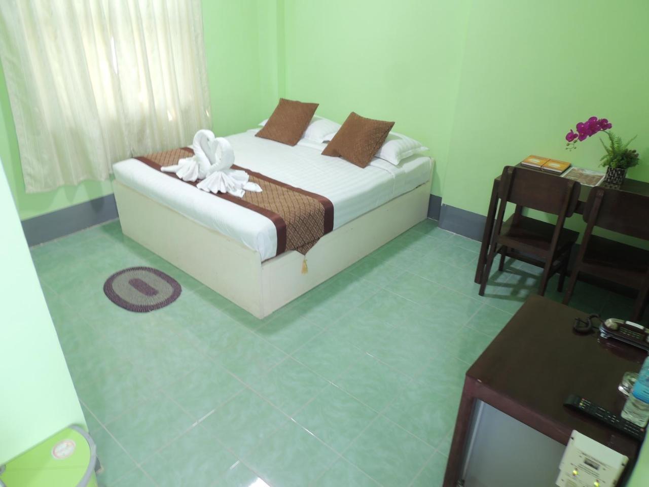 Pathein Nay Chi Lin Hotel מראה חיצוני תמונה