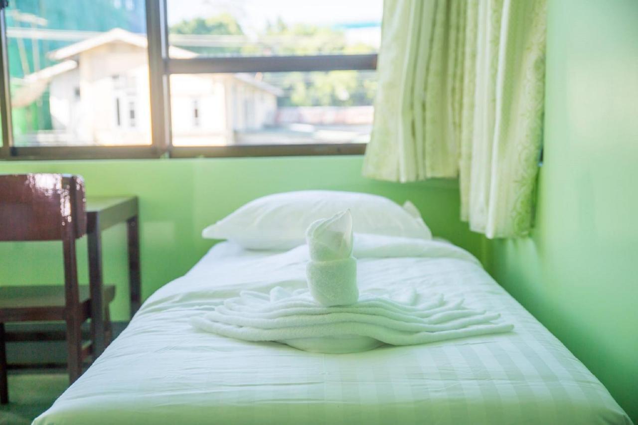 Pathein Nay Chi Lin Hotel מראה חיצוני תמונה