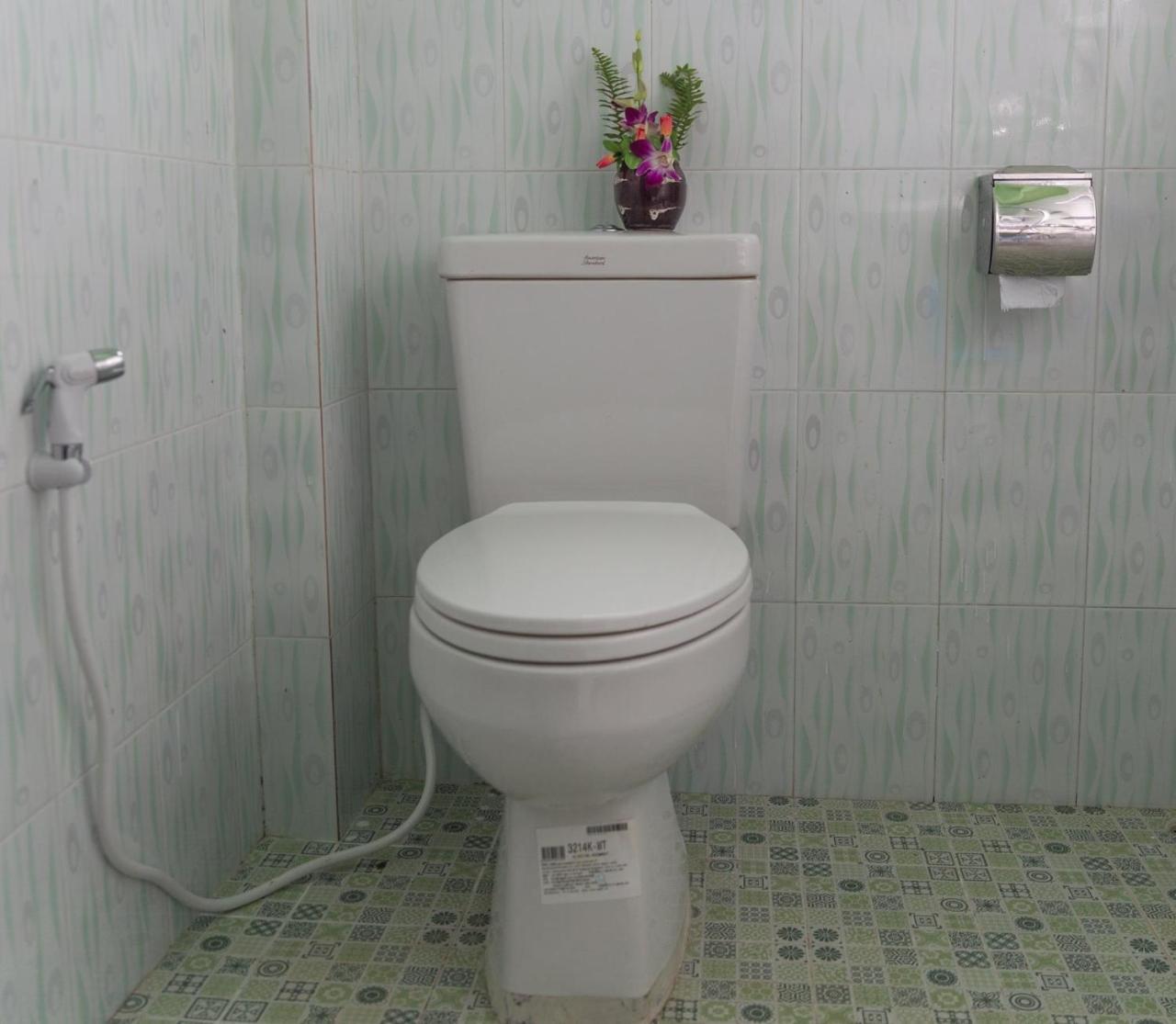 Pathein Nay Chi Lin Hotel מראה חיצוני תמונה