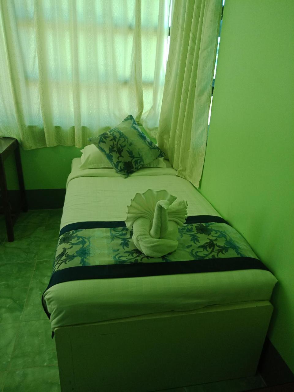 Pathein Nay Chi Lin Hotel מראה חיצוני תמונה